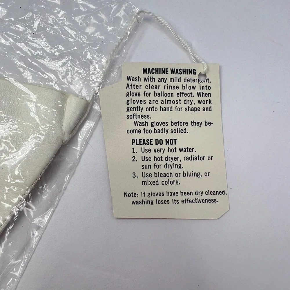 Fownes White Leather Gloves Womens 7.5 Opera Length NOS Vintage Washable Formal